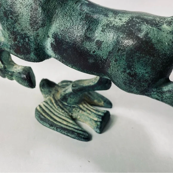 5 1/2" Vintage Reproduction of the Flying Horse of Gansu Statue Green Patina - Picture 4 of 16